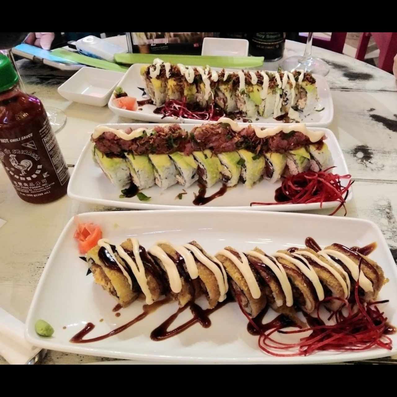 Diversos sushis. 