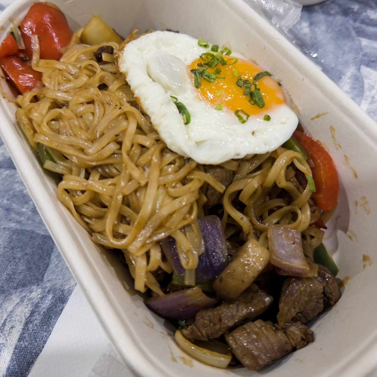 Pad Kee Mao de Filete de Res