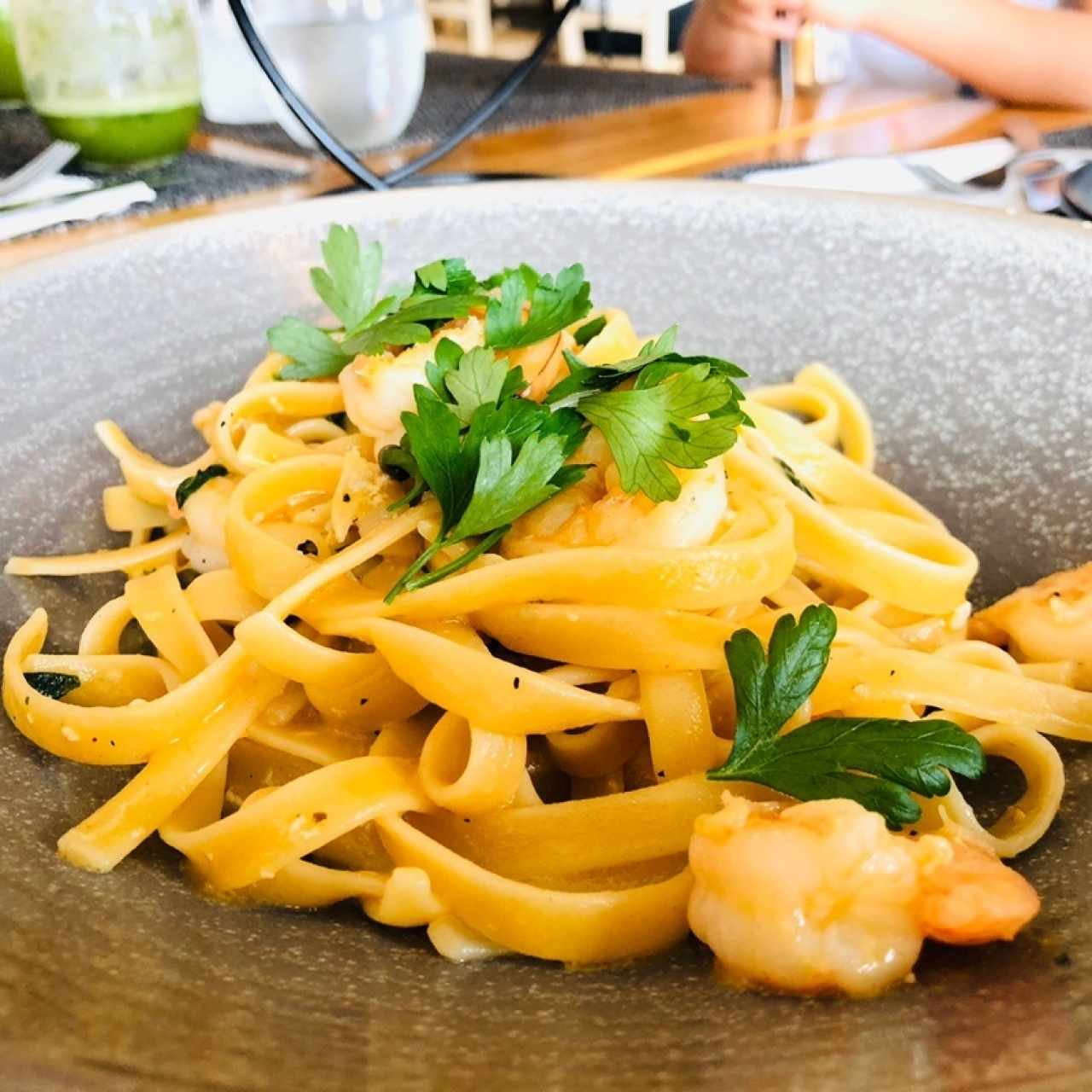 pasta al oil con camarones