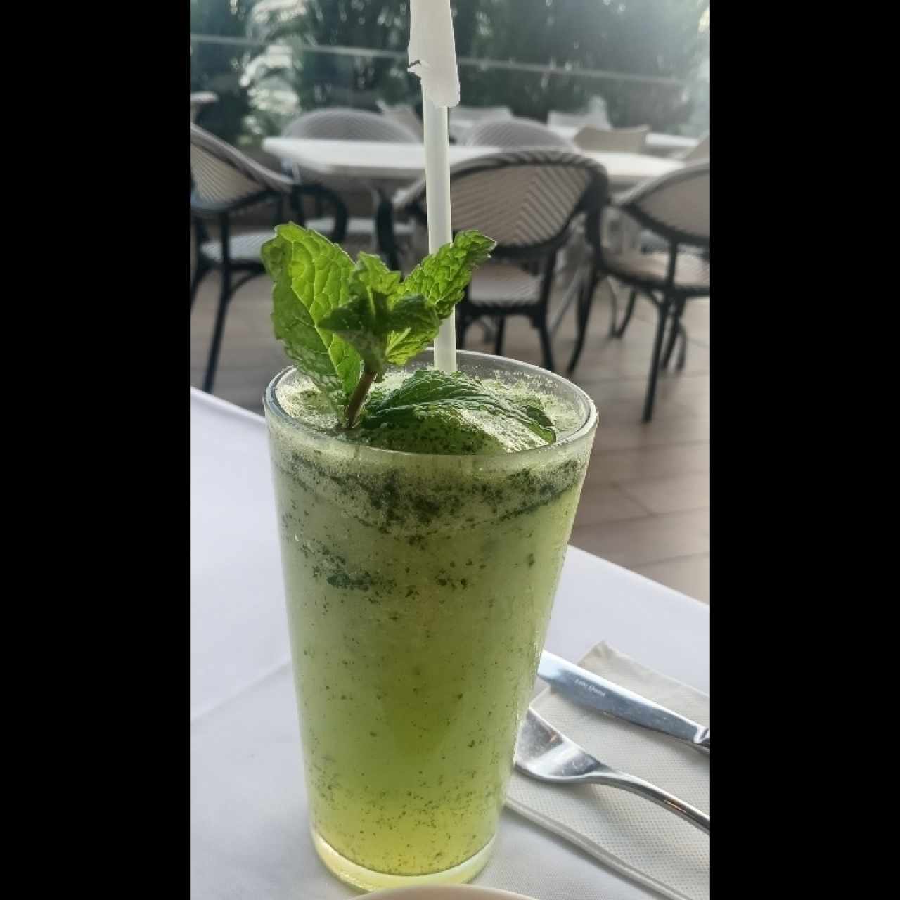 Limonada con hierba buena