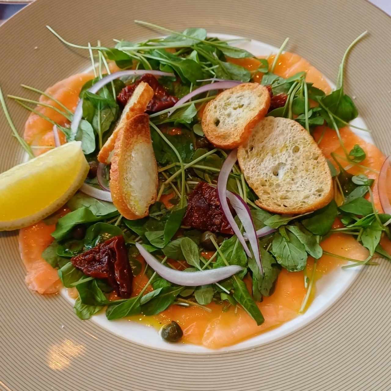 Entradas - Carpaccio de Salmón