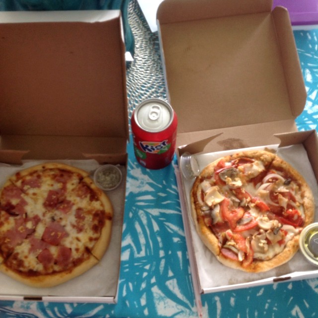 $ 21 por esto! Shake n bake pizzeria costa del este