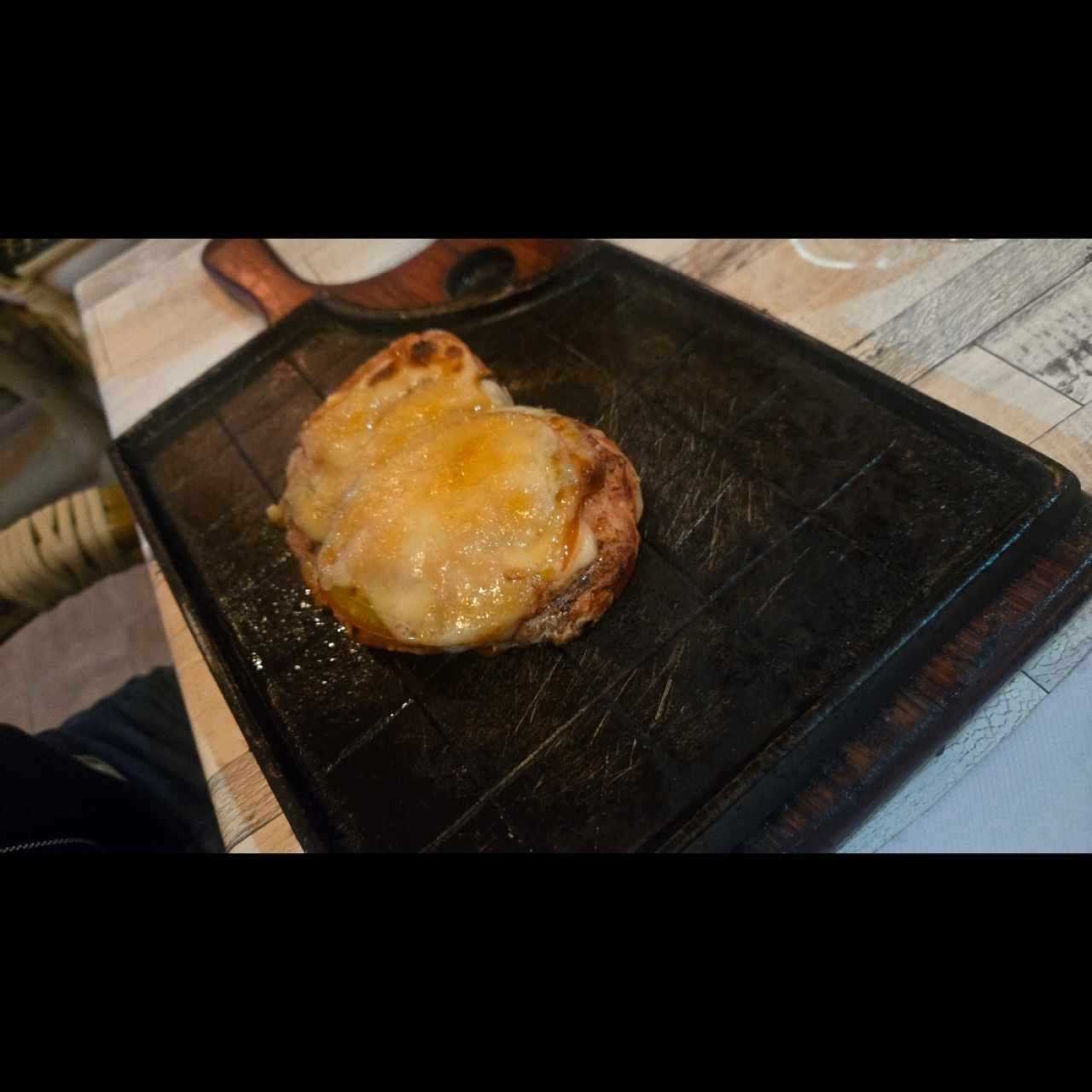 FILETE DE POLLO GRATINADO
