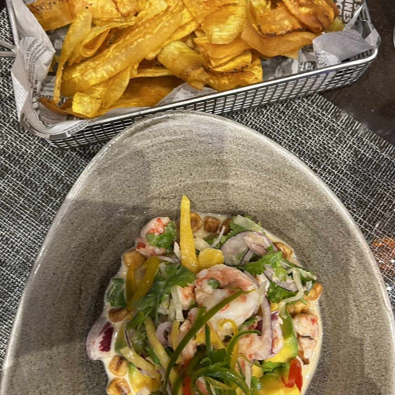 CEVICHE PERUANO FUSIÓN DE CAMARÓN