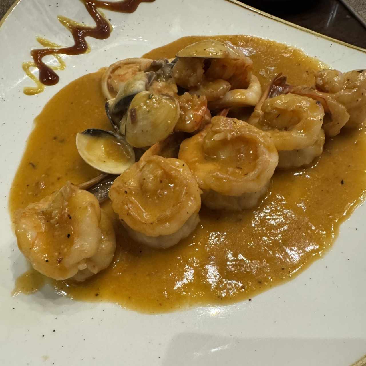 LANGOSTINOS EN SALSA MARINERA