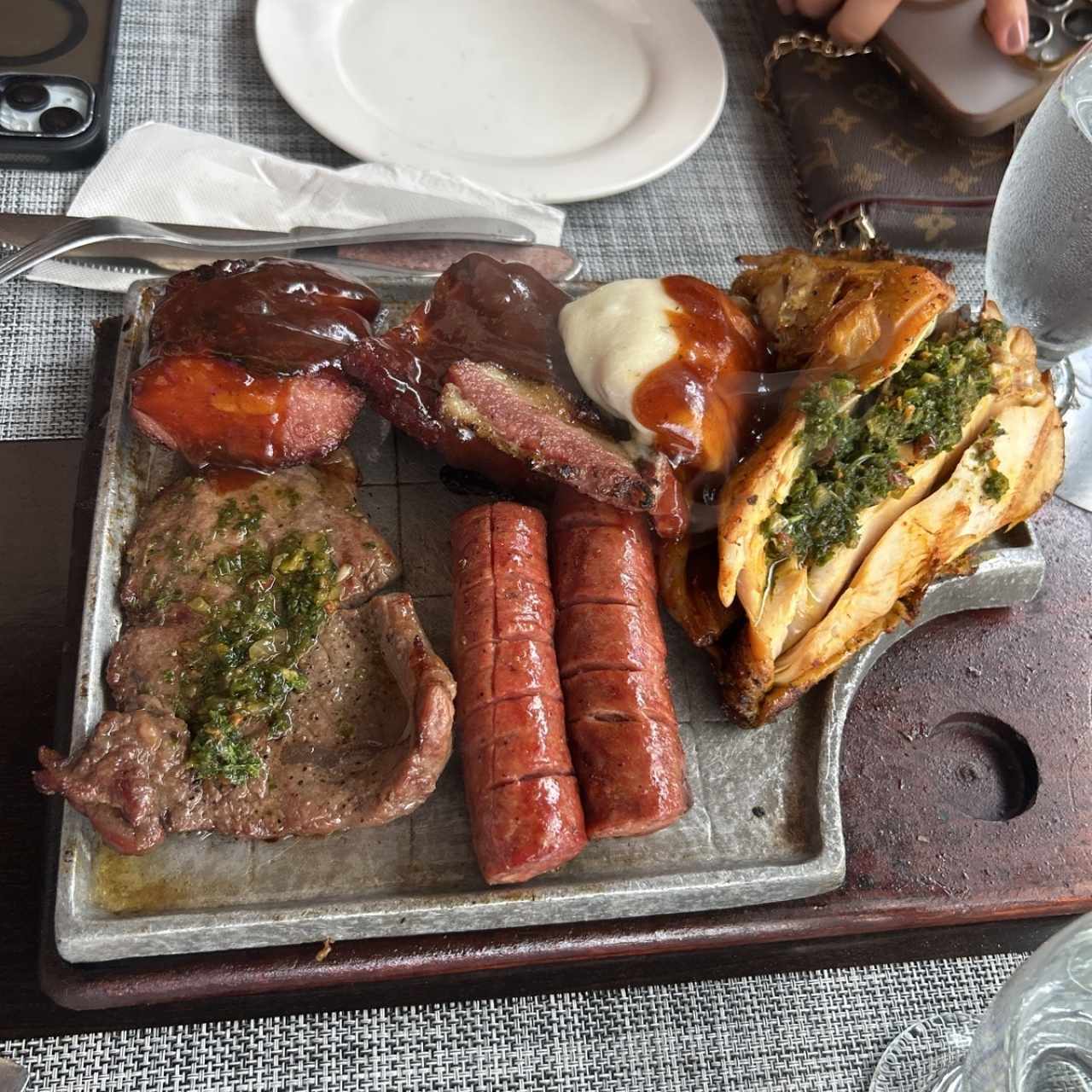 ESPECIALIDADES - PARRILLADA ARGENTINA FUSIÓN