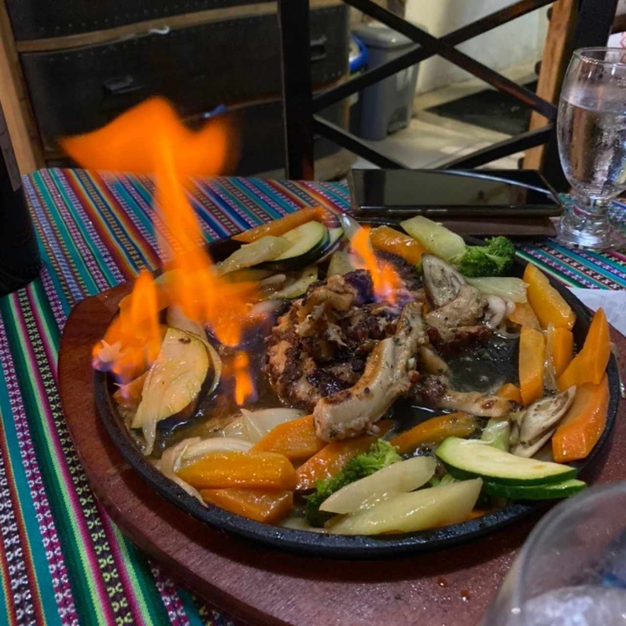 Entradas Calientes - Pulpo al Carbón