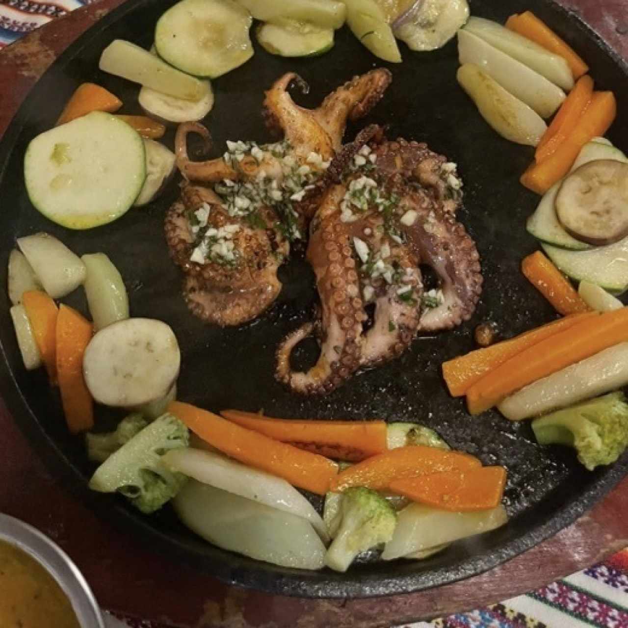 Entradas Calientes - Pulpo al Carbón