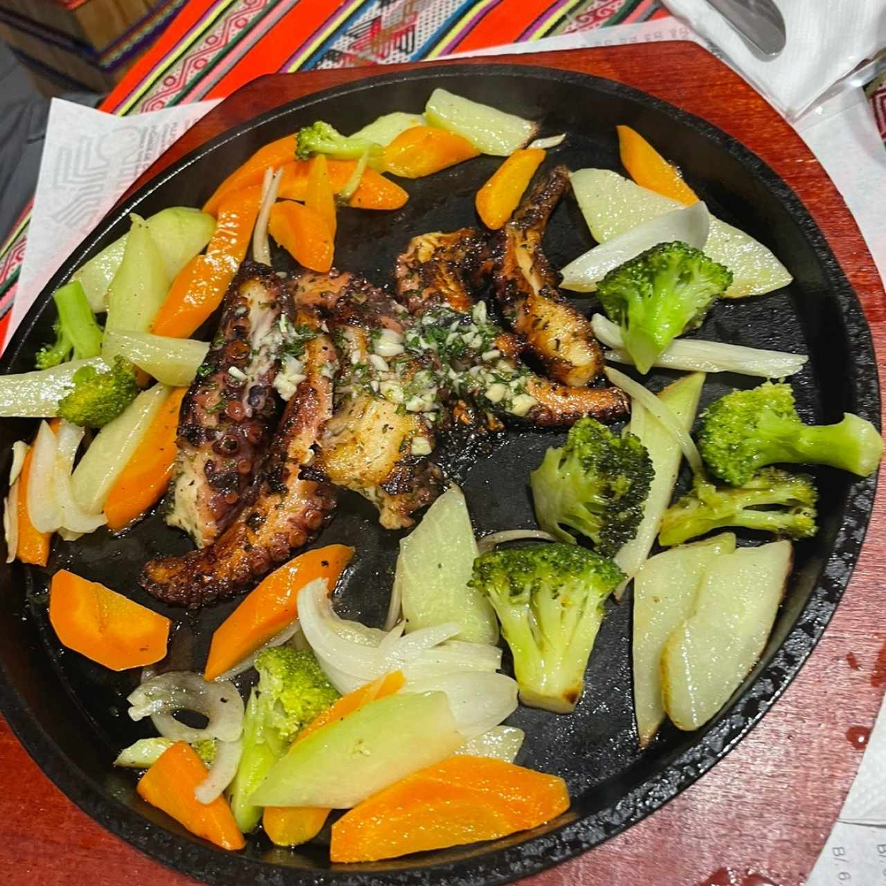 Entradas Calientes - Pulpo al Carbón