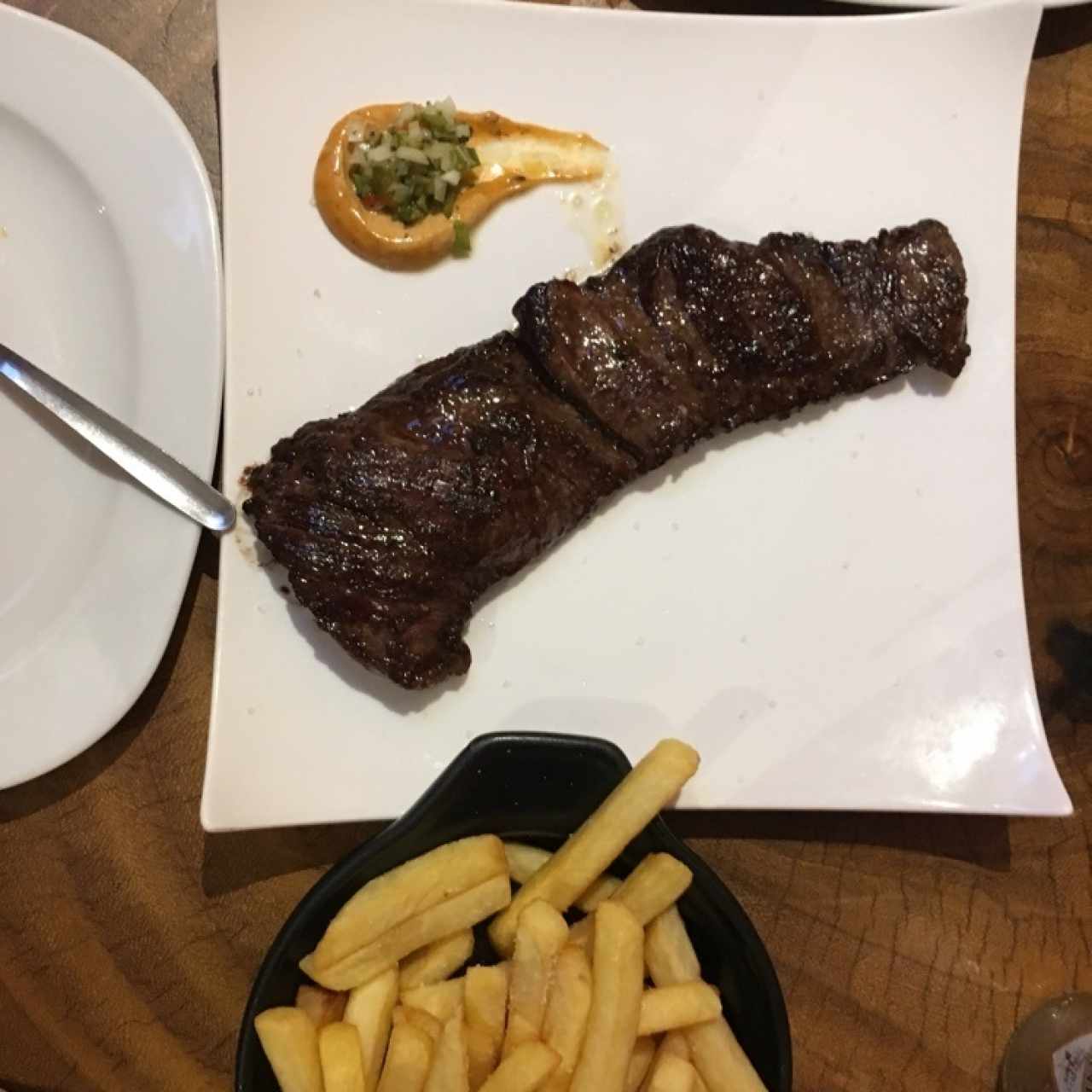 entraña y papas fritas