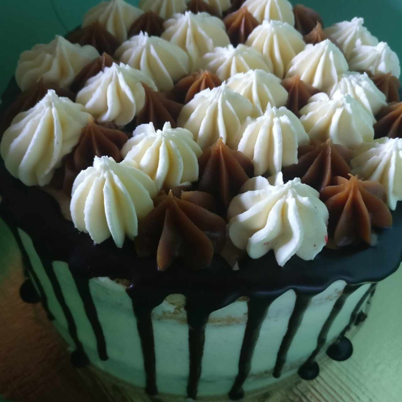 tarta de bizcocho de vainilla con manjar