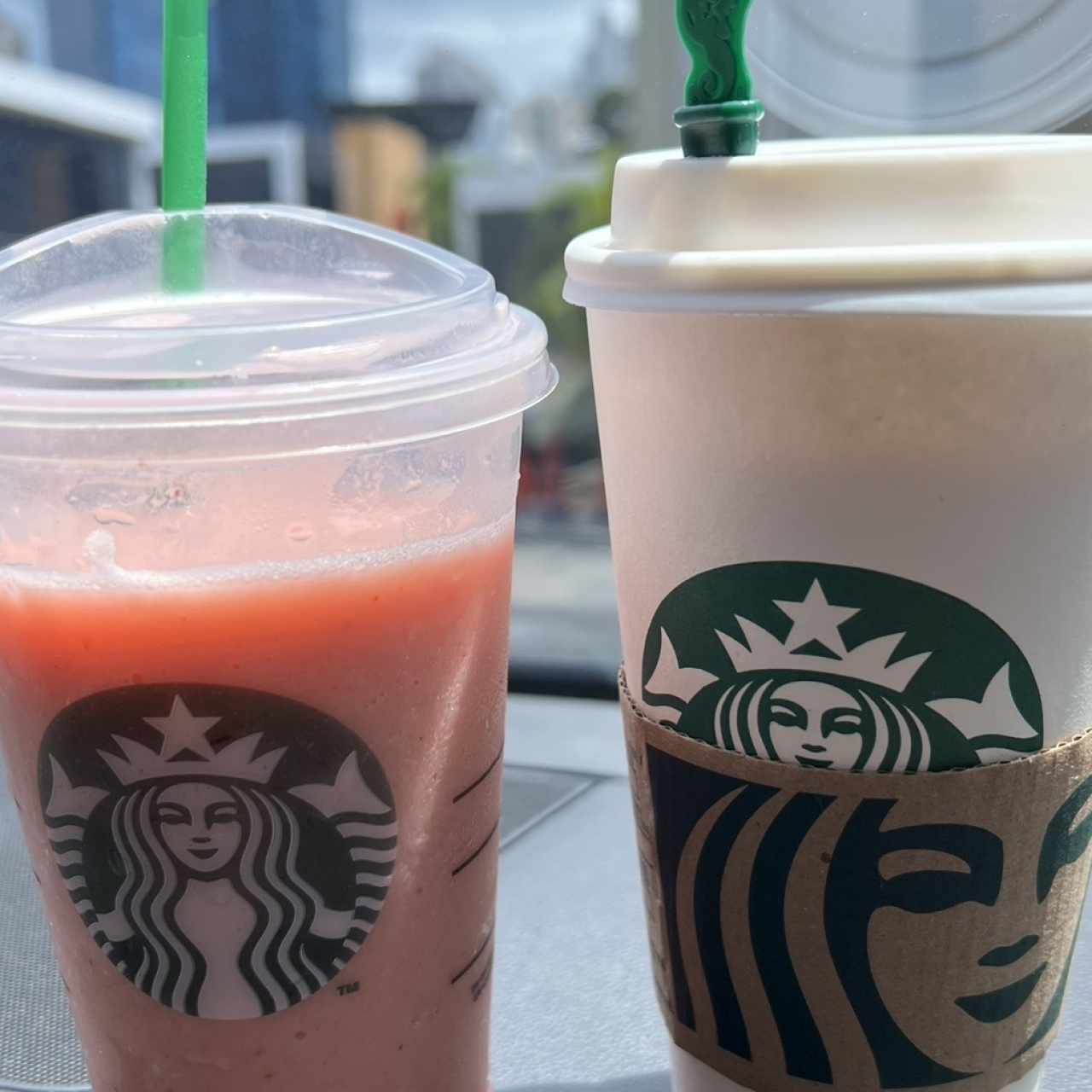 Frappe de yogur con fresas