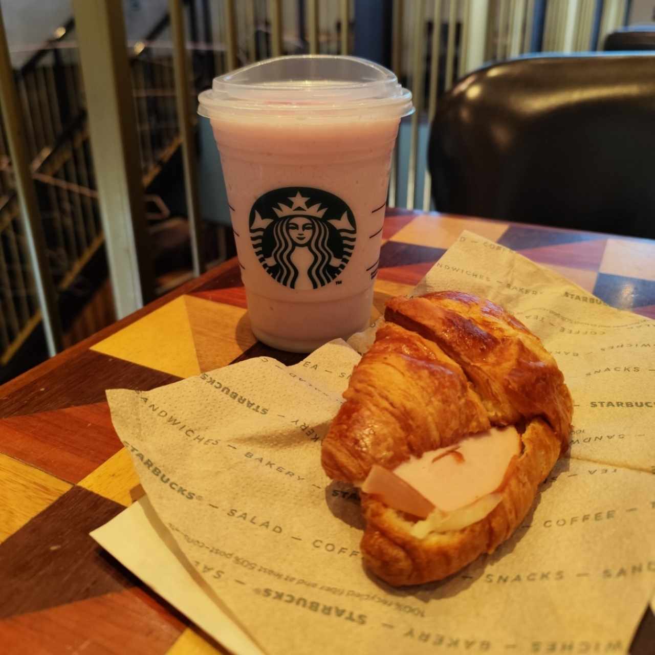 Lavanda Mocha Blanco - Croissant 