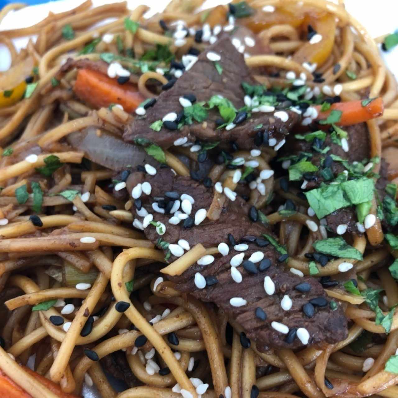 chow mein de carne. Deliciosísimo!!! Mezcla de sabores que se sienten!!! 