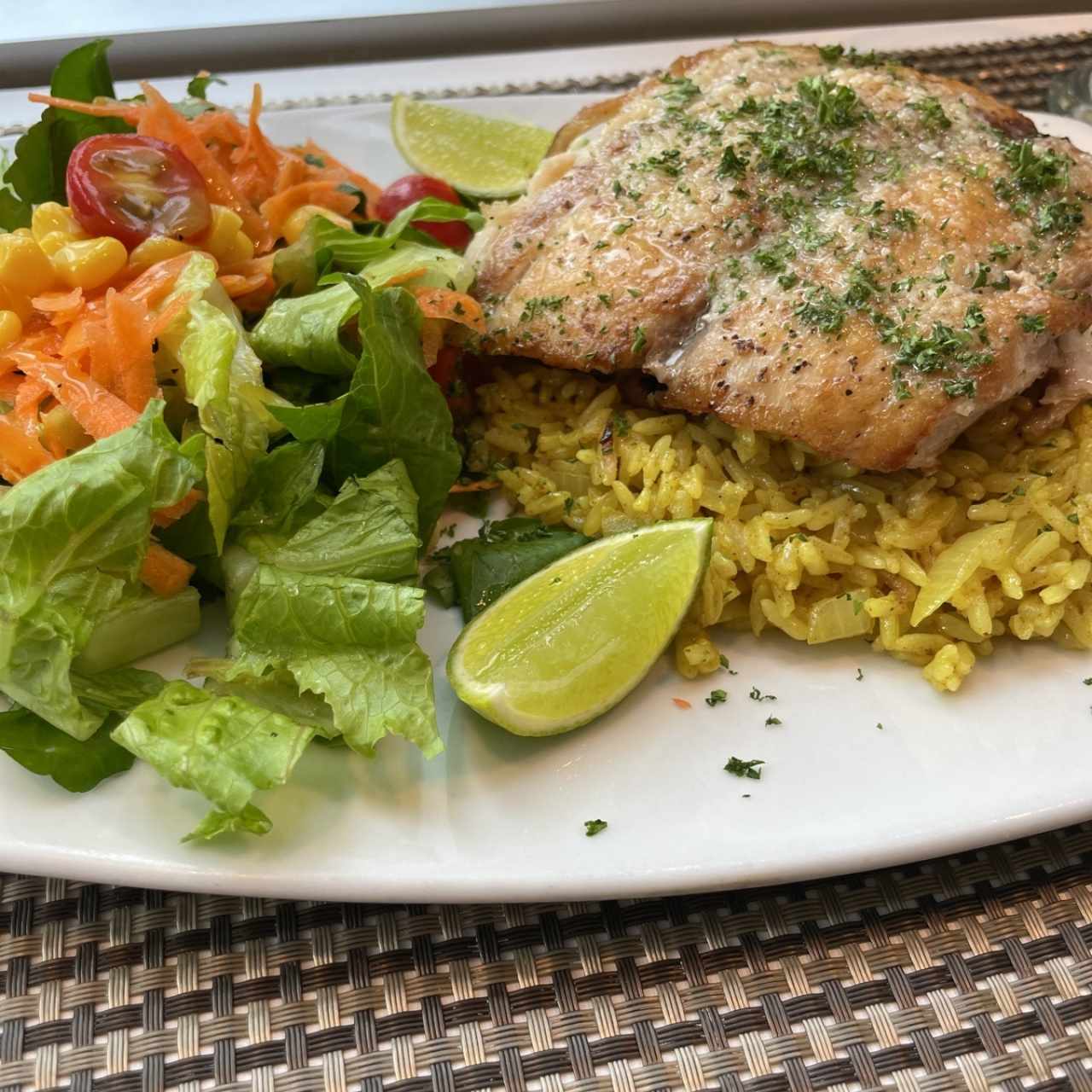 Filete de pescado al ajillo 