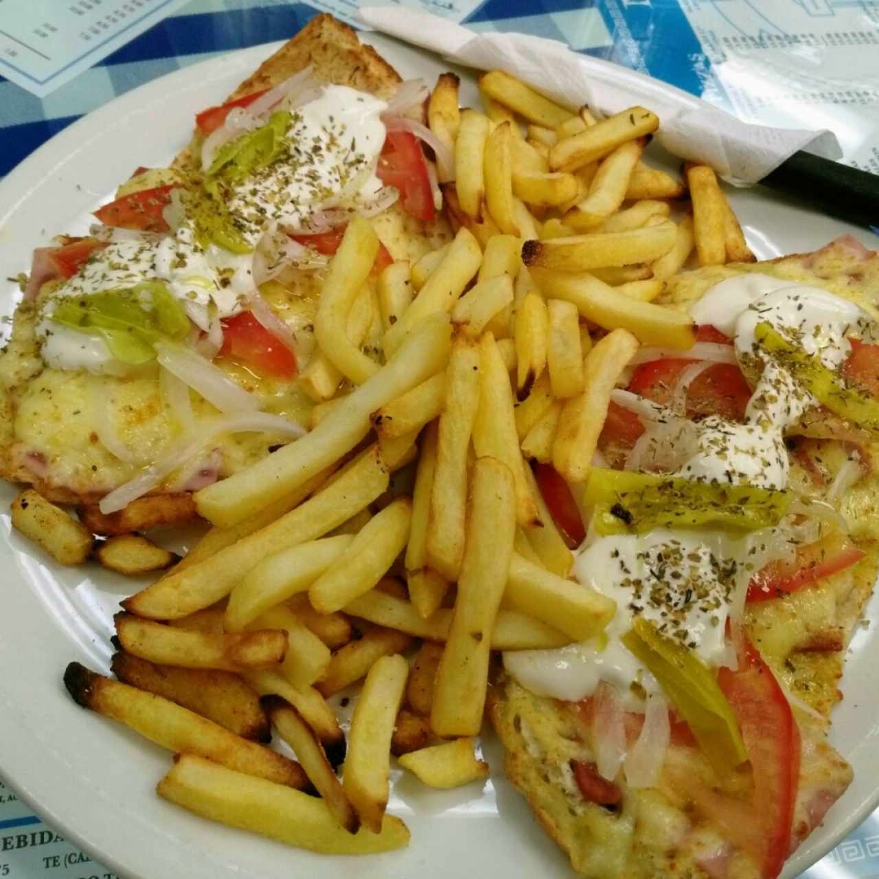 Pita Pantufla salami y jamón