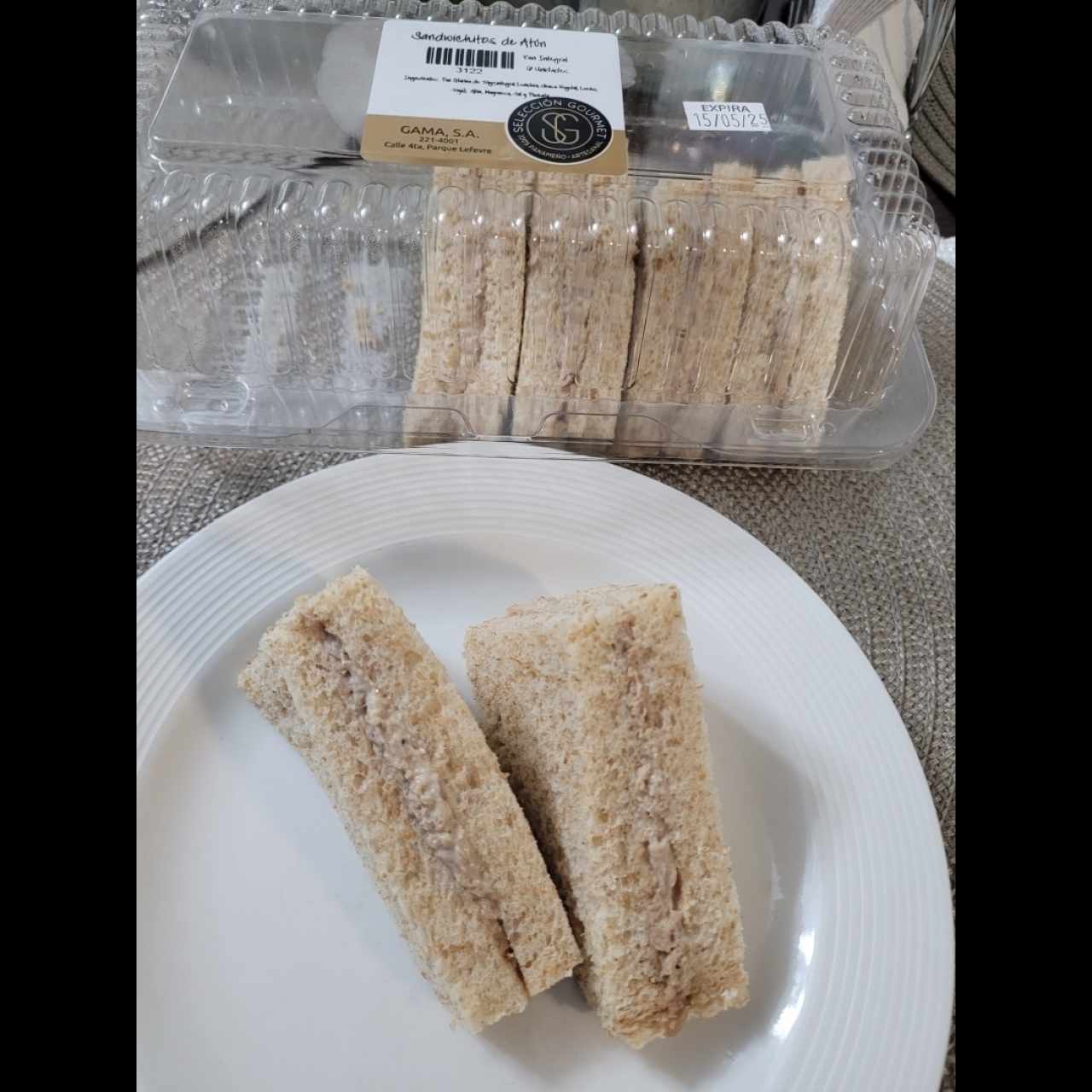 emparedaditos de atún