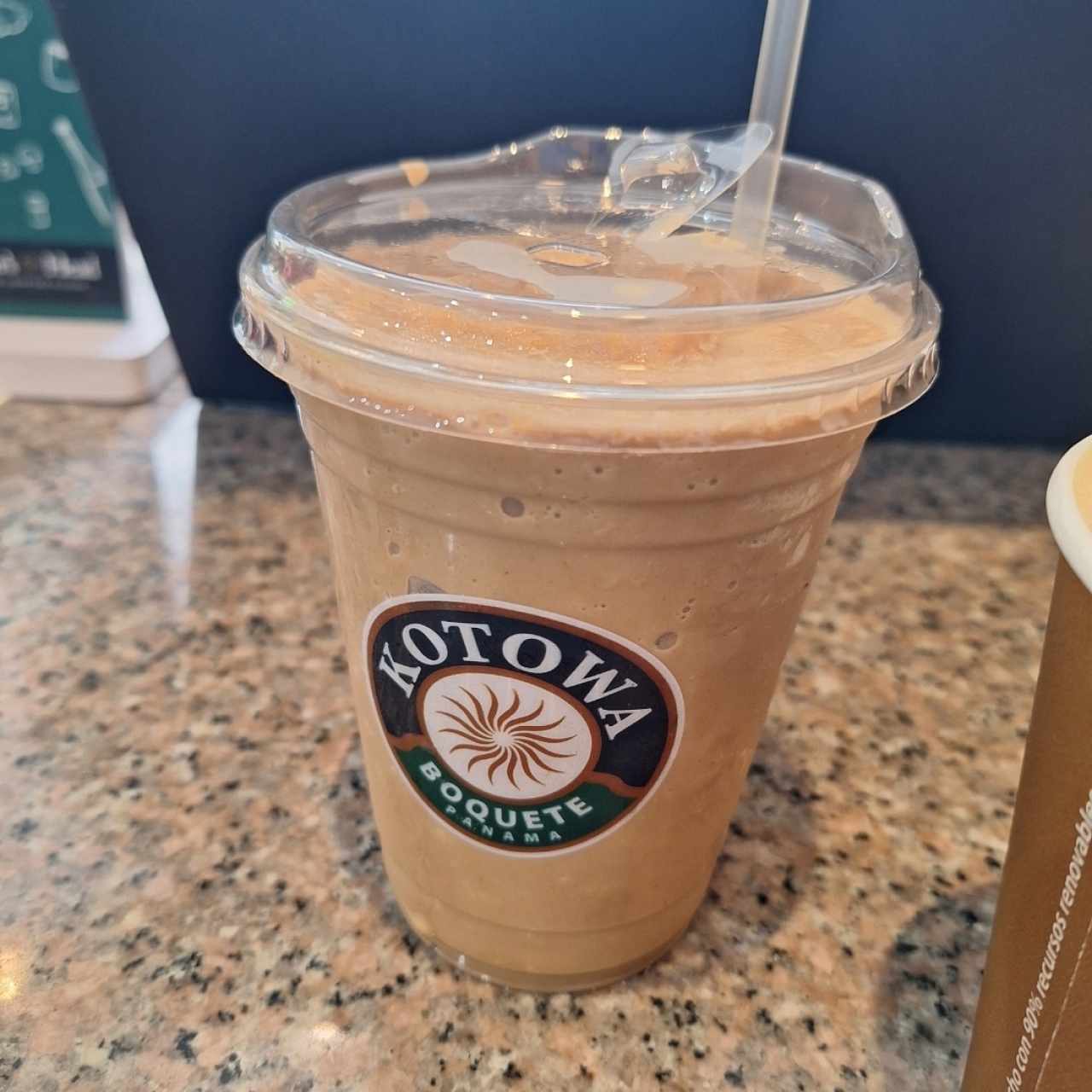 frappé que me dieron sin crema batida 😵