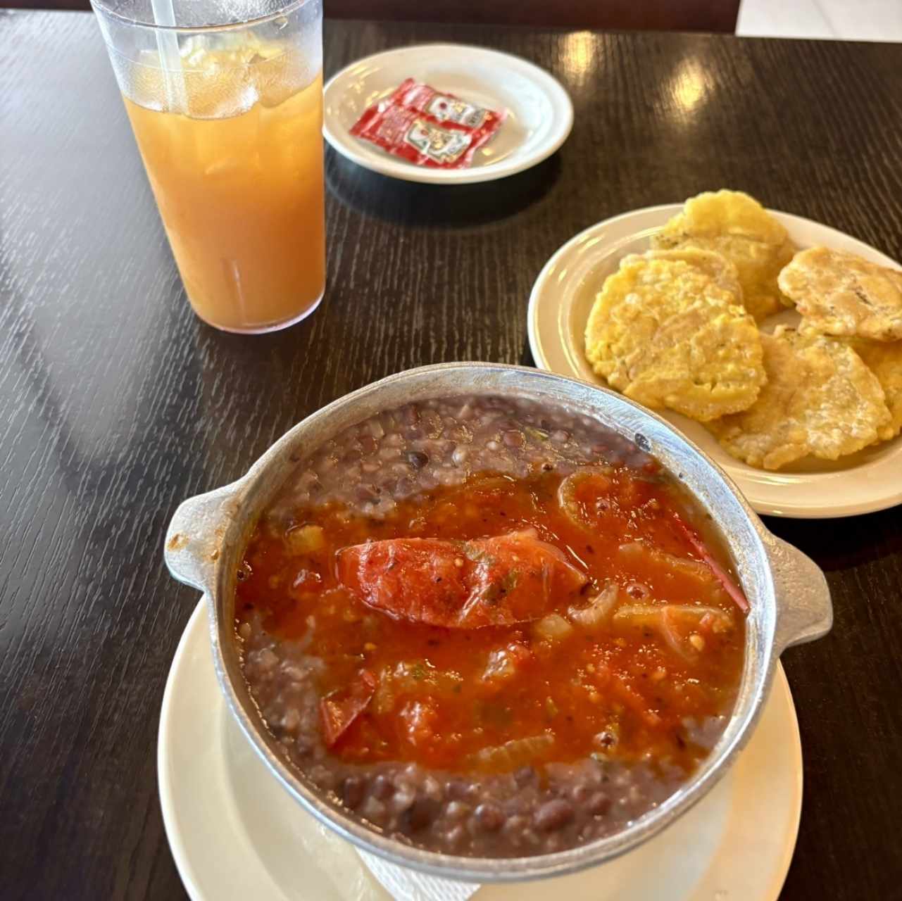 Guacho de frijoles con rabito