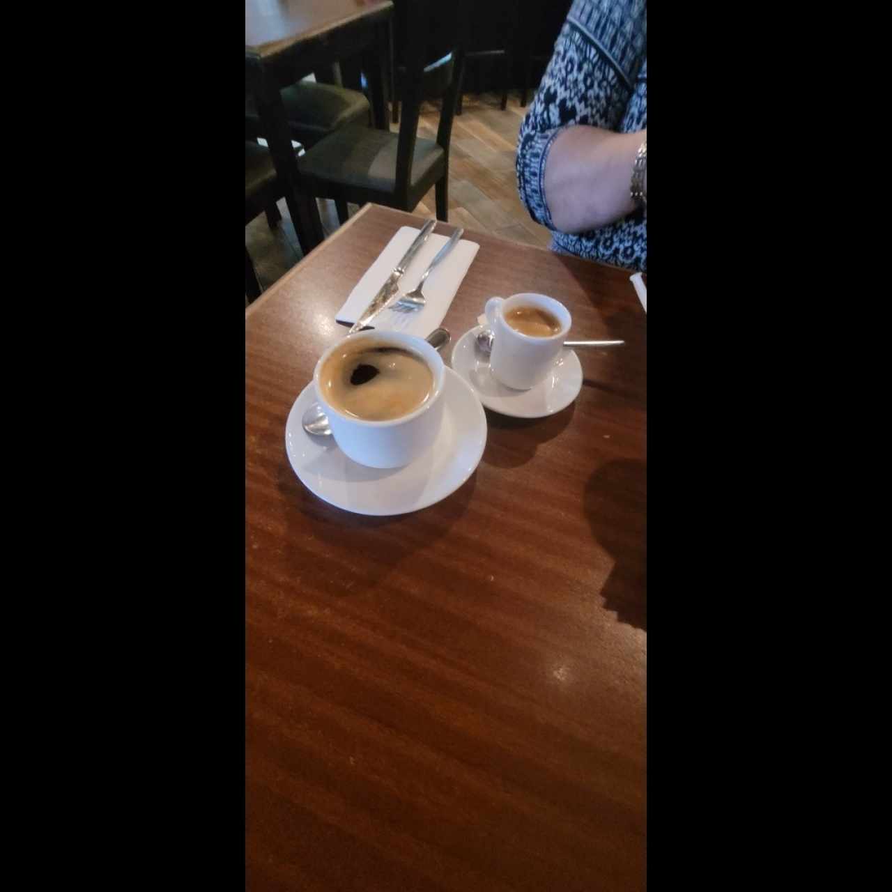 café expresó doble y cafe americano 