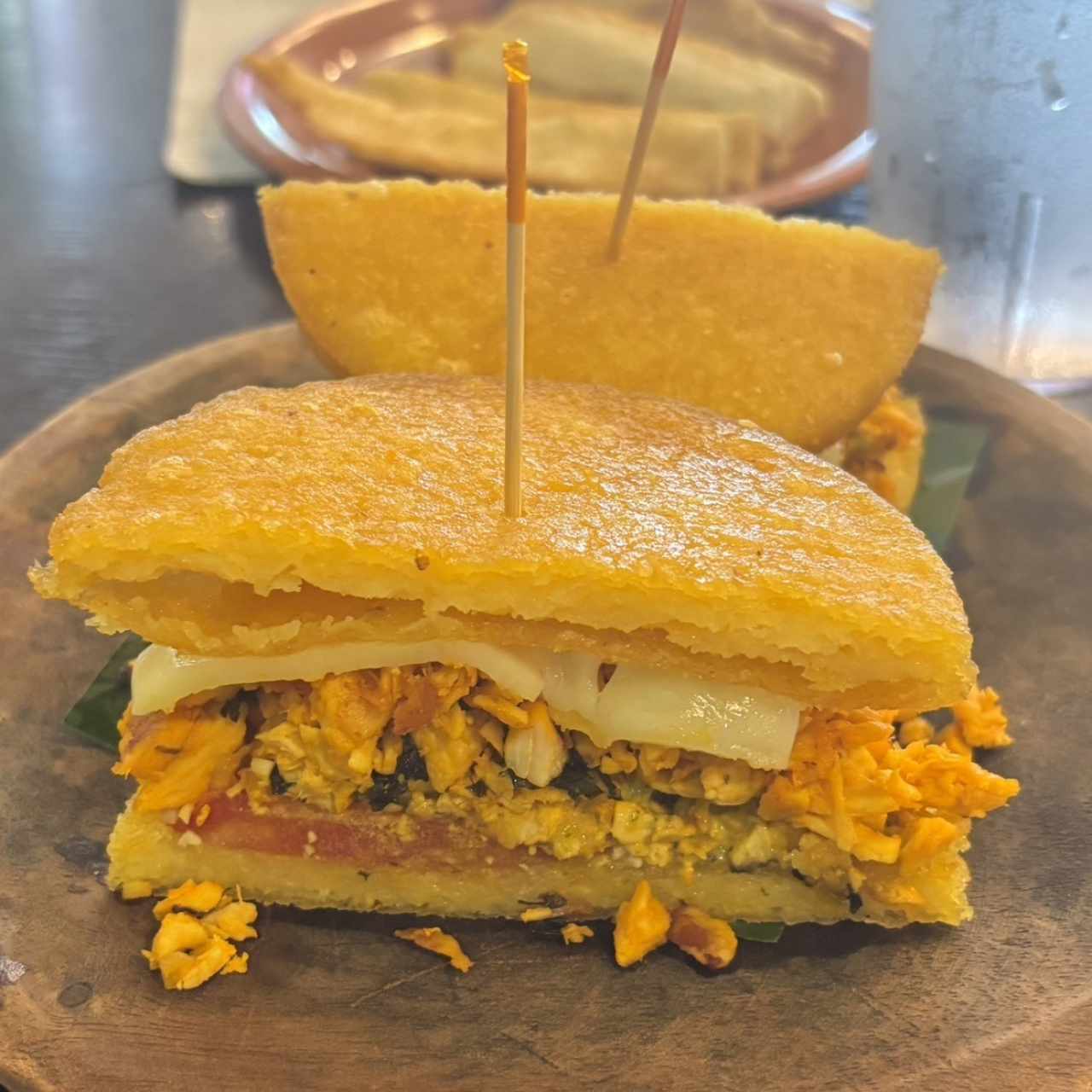 Sandwich de pollo en tortilla