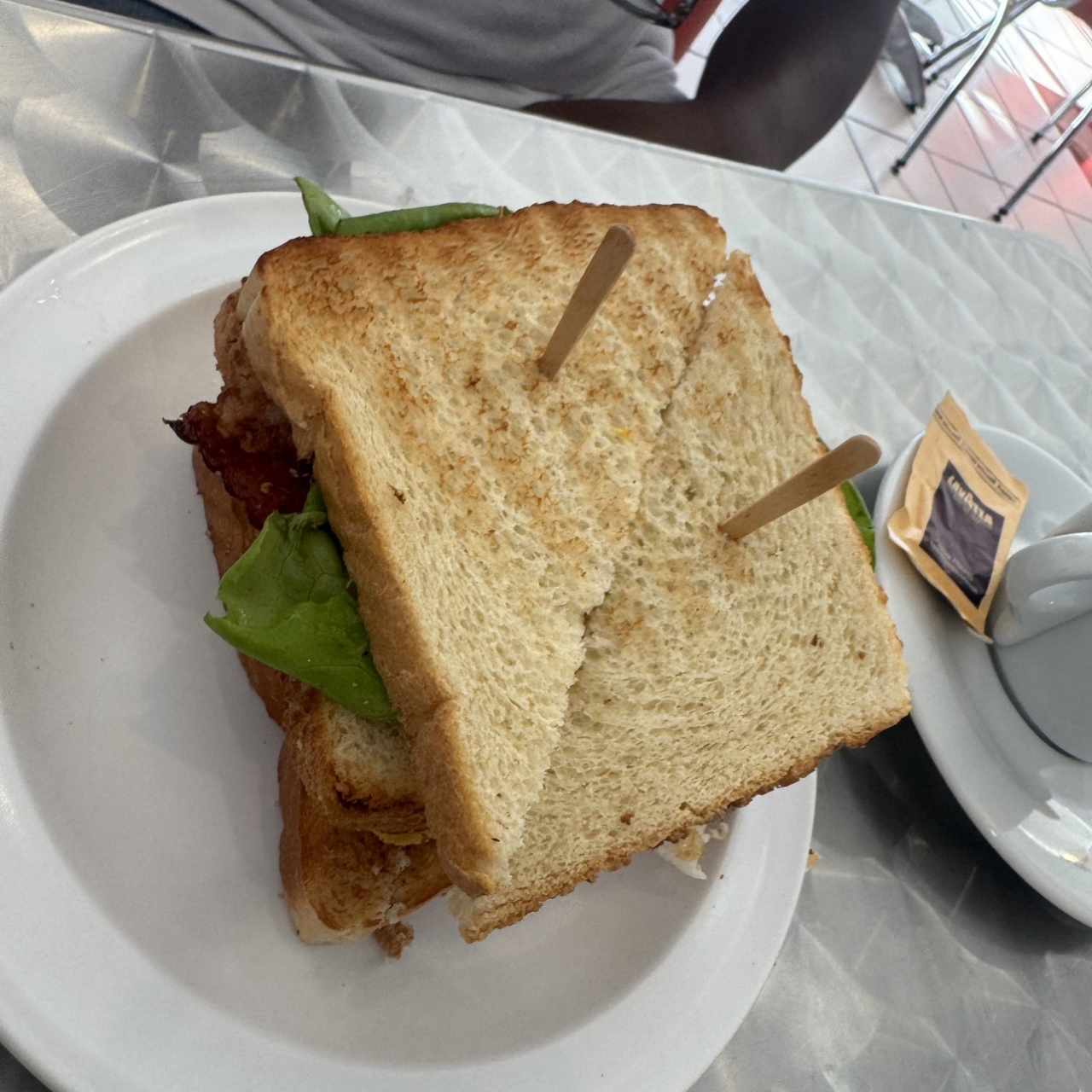 Emparedado Jamón y Huevo