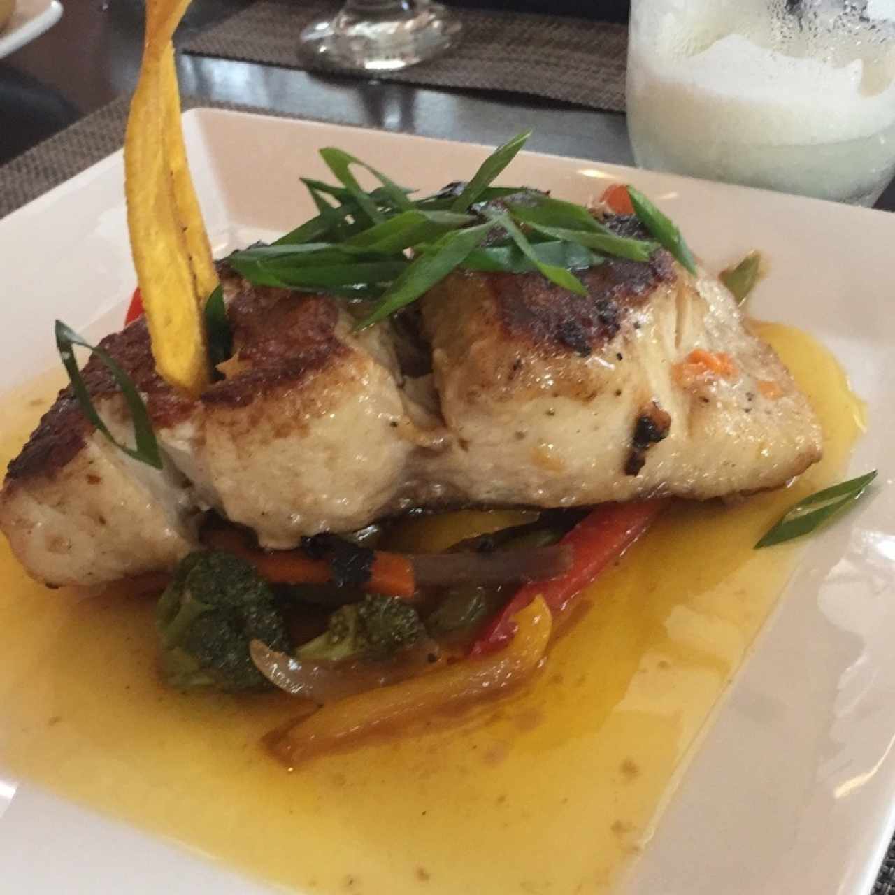 Corvina en salsa de mantequilla
