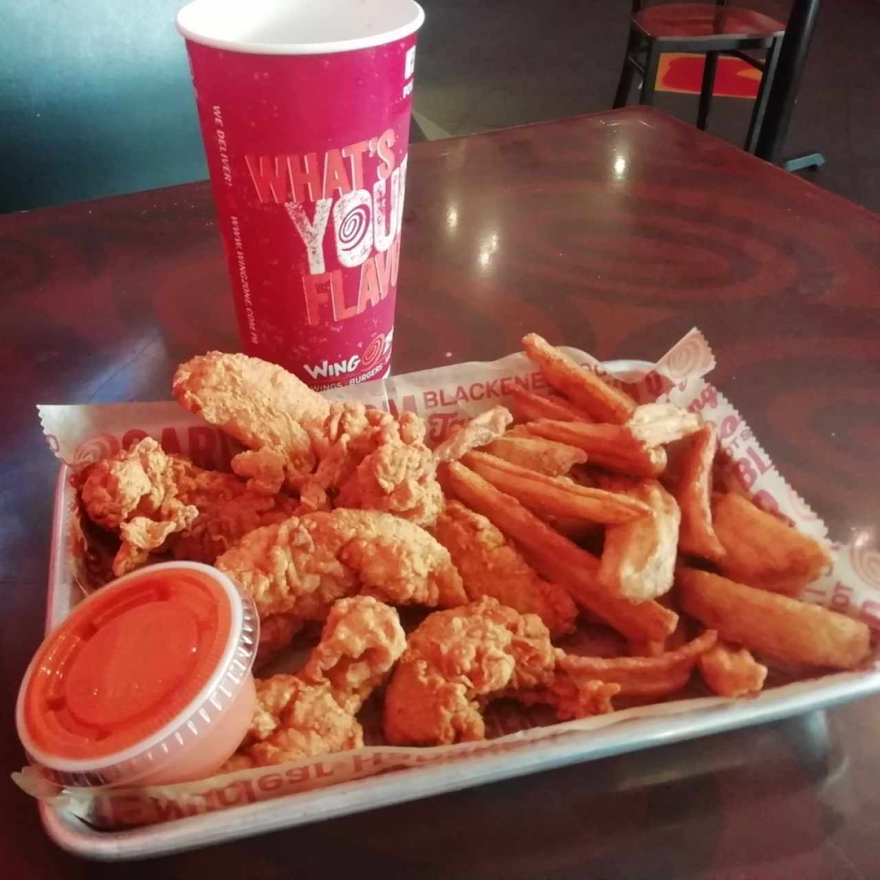 Tender con papas wedge