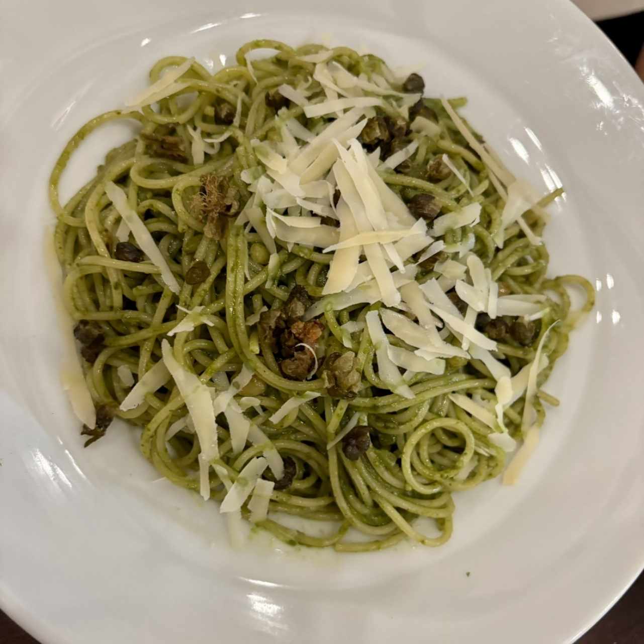 Pasta al pesto con hongos