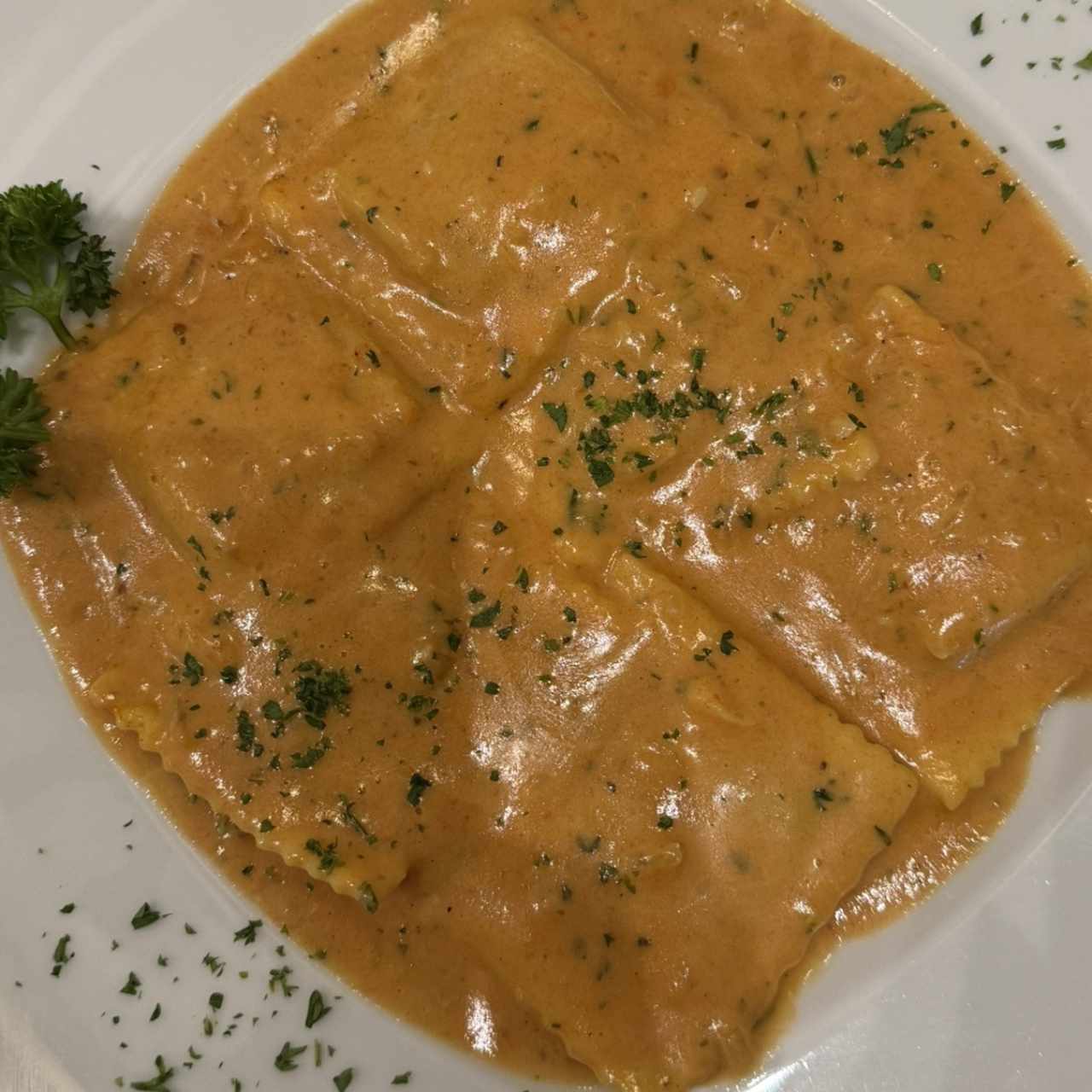 Ravioli rellenos de langosta