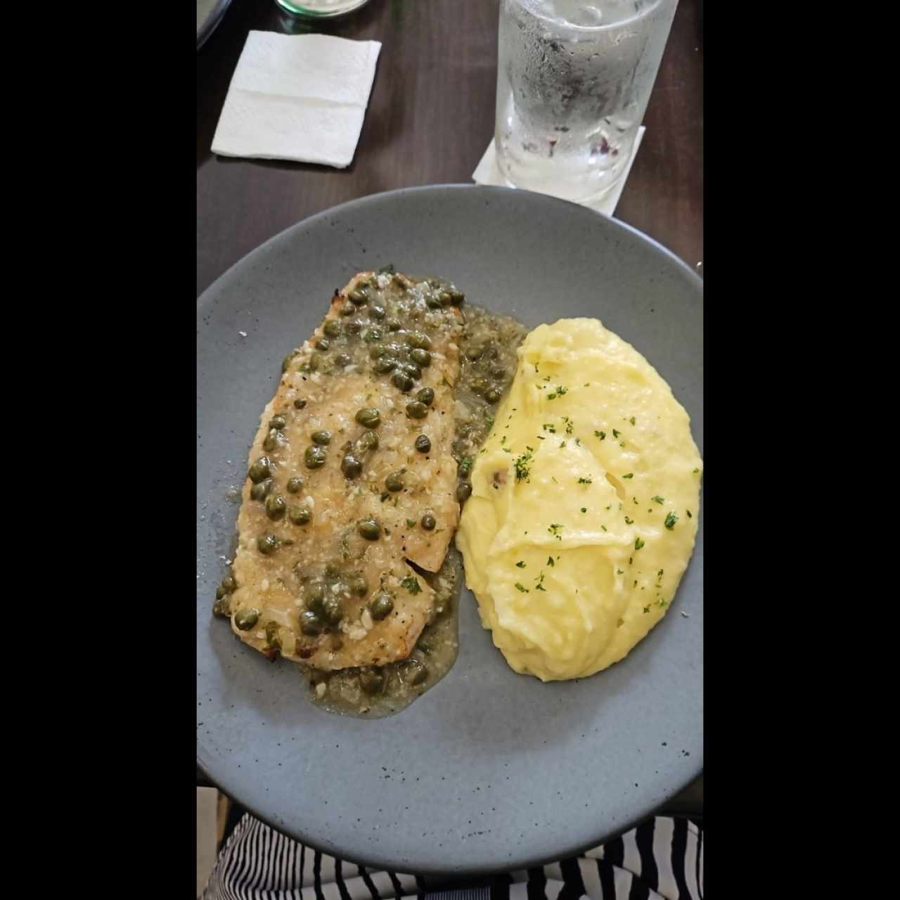 Corvina con Alcaparras