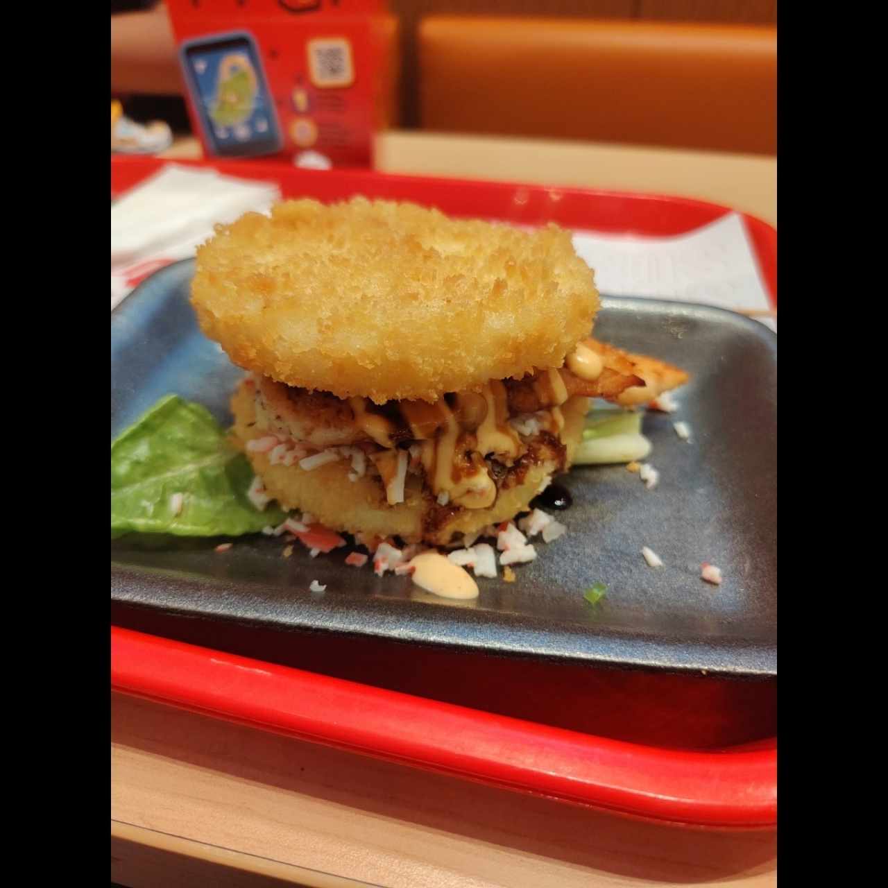 Hambuesa de pollo de sushi