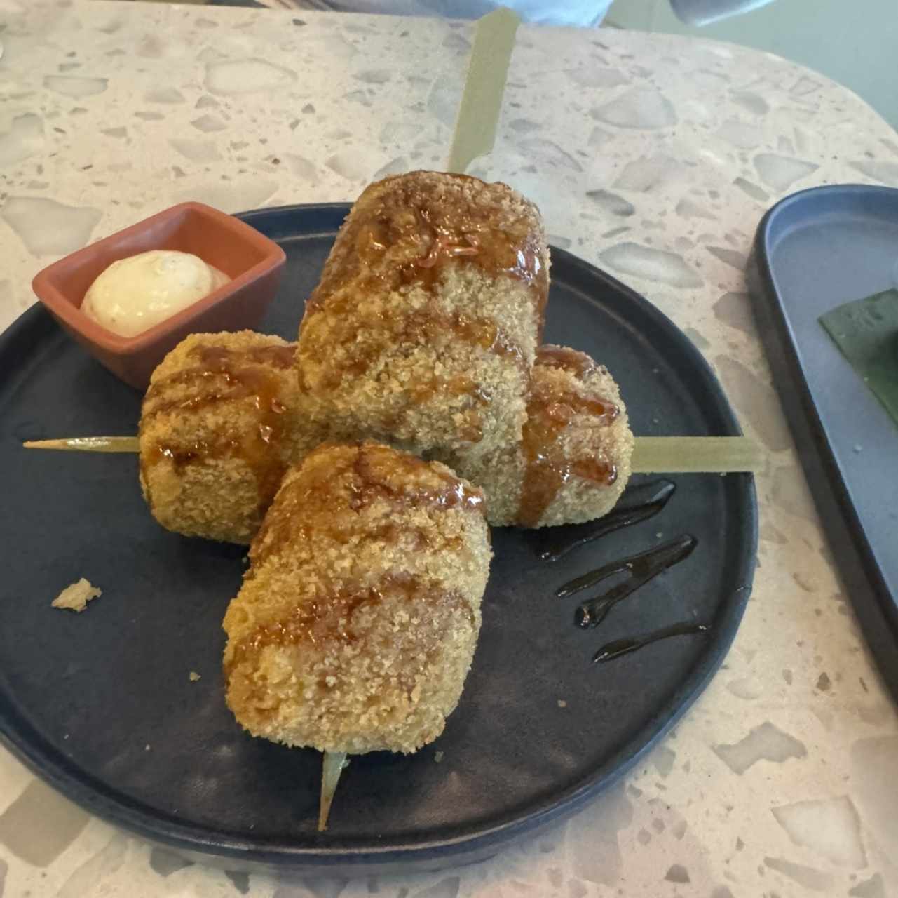 Brochetas de Plátano y Queso