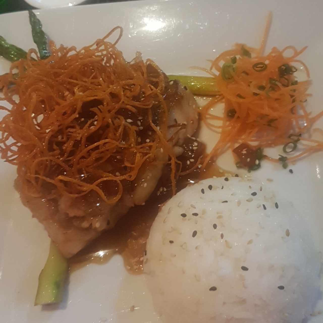 Corvina con chutney de piña