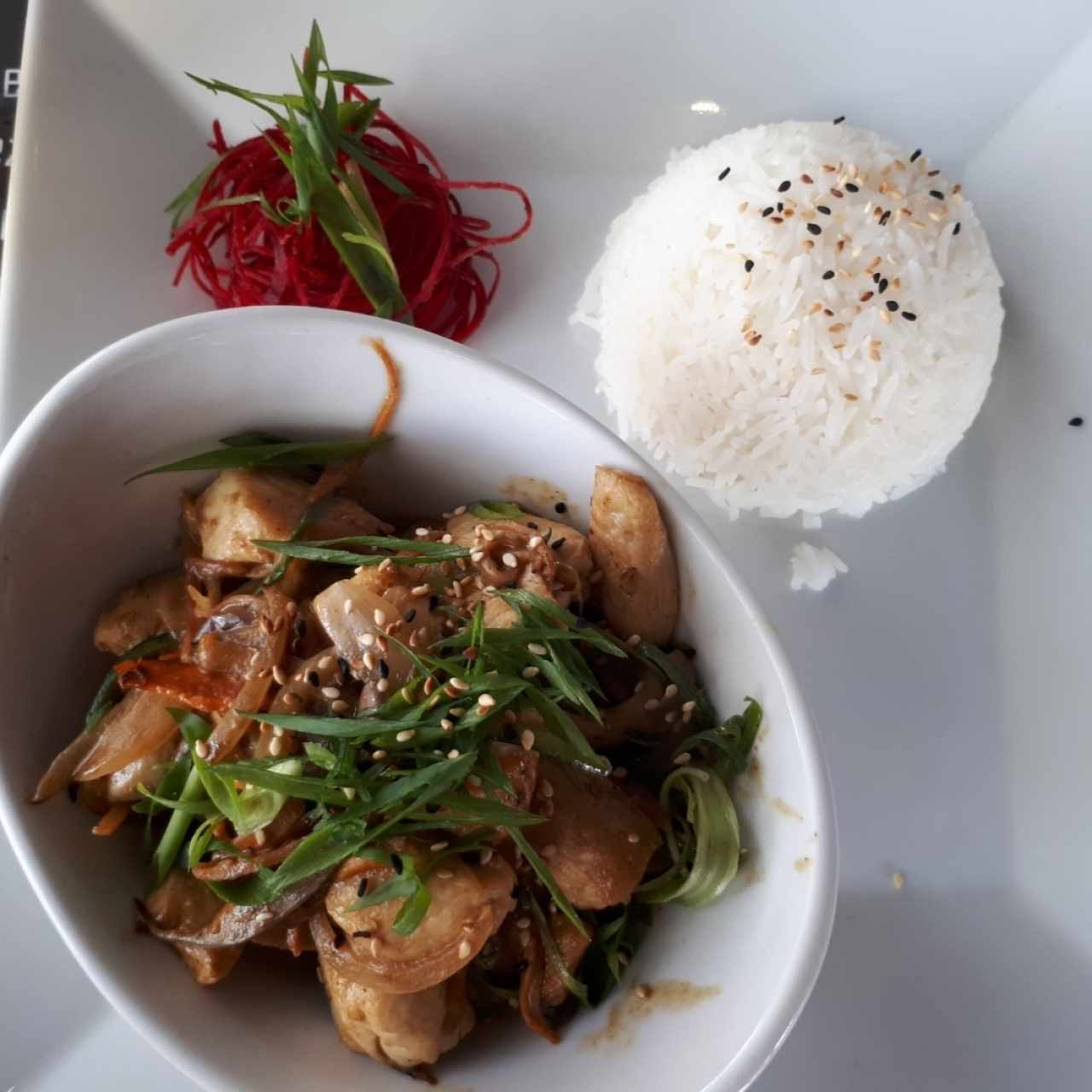 Pollo en salsa curry japonés picante