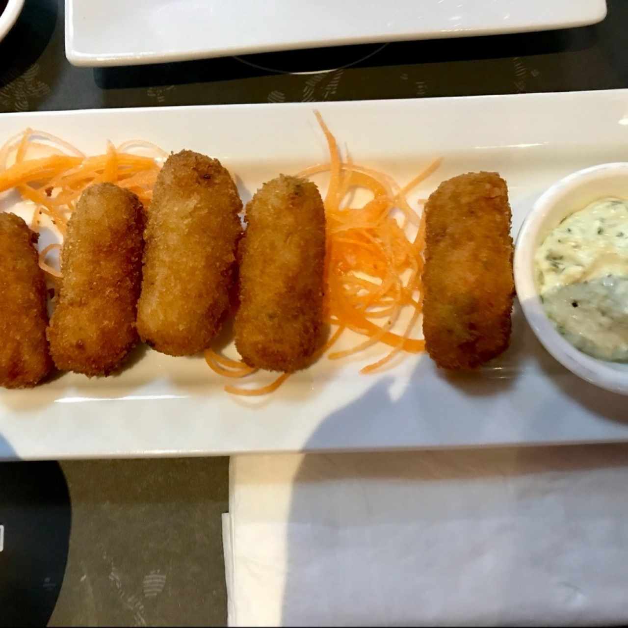 Entradas Calientes - Croqueta de Salmón