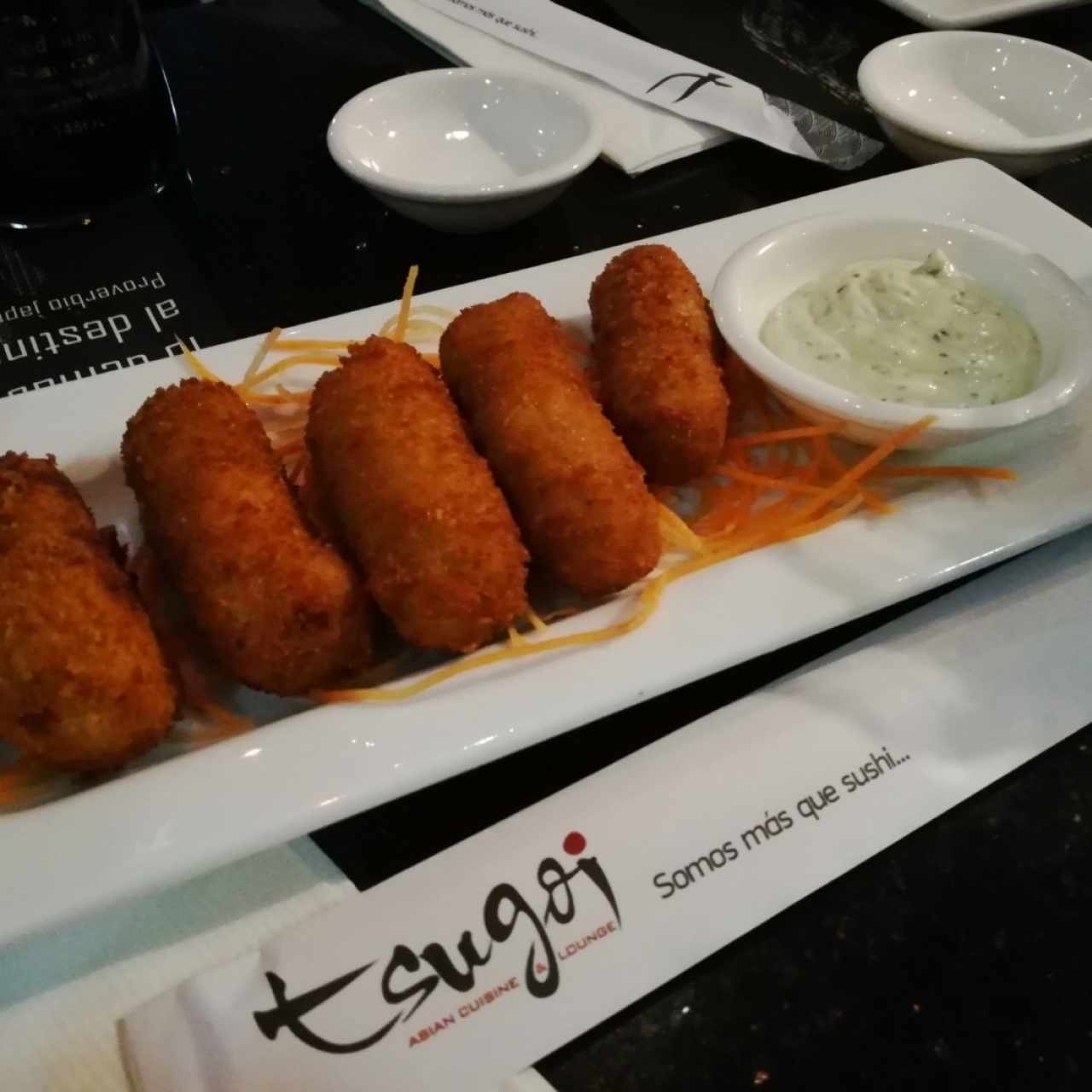 Entradas Calientes - Croqueta de Salmón