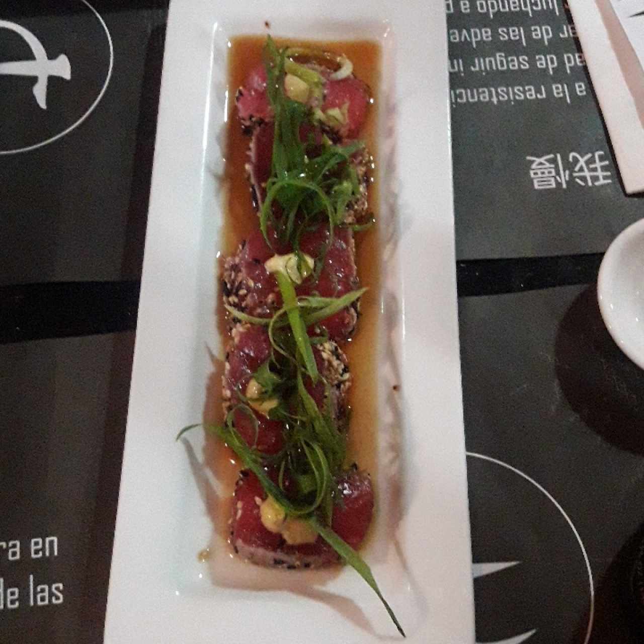Entradas Frías - Tuna Tataki