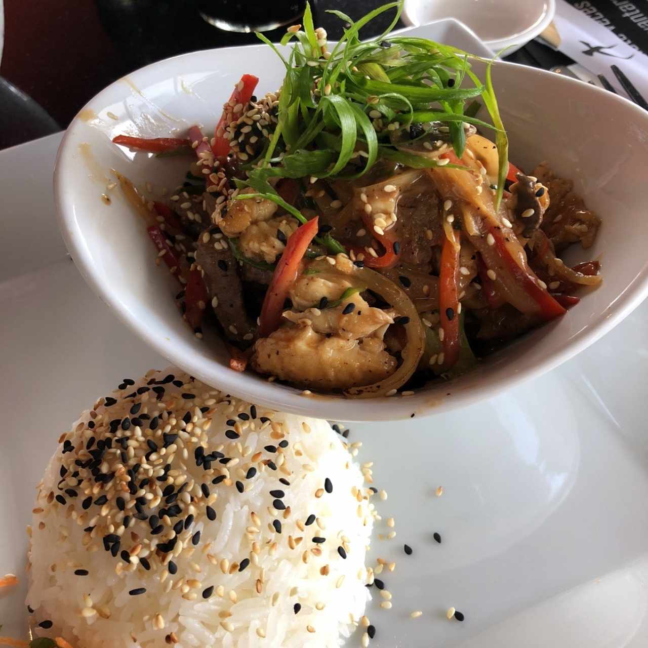 Pollo y filete en salsa de ostras