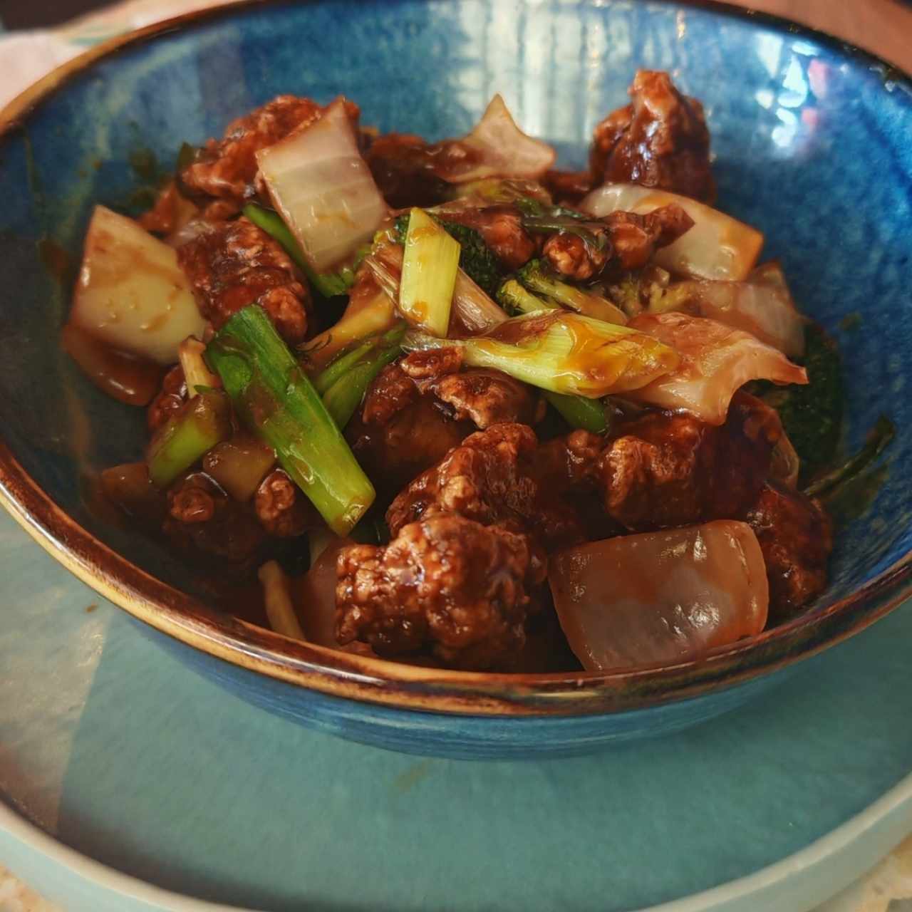 Platos Calientes - Mongolian Beef