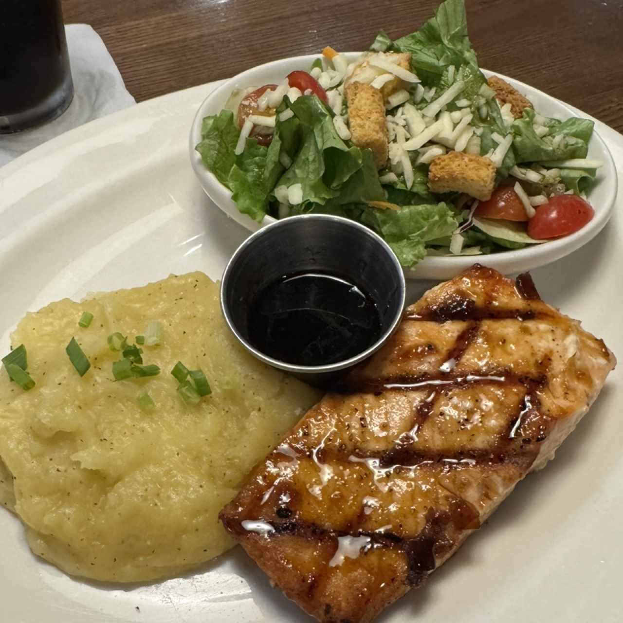 FRIDAYS SIGNATURE WHISKEY-GLAZED SALMON