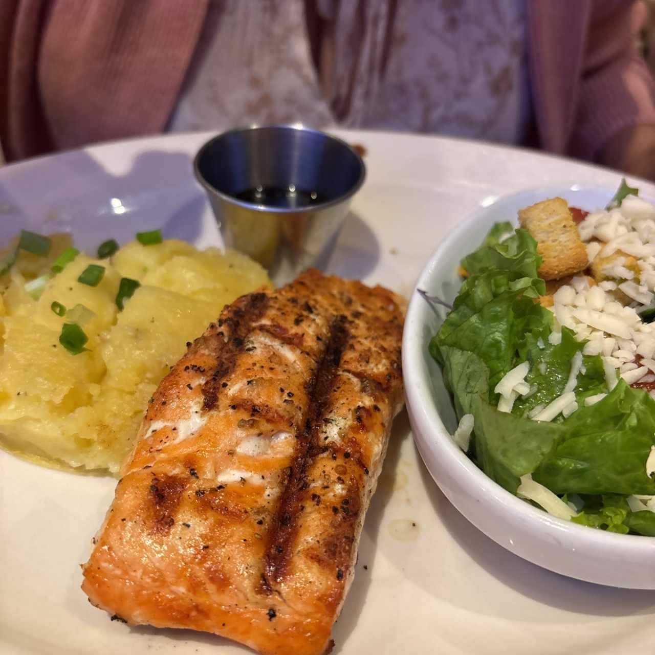 FRIDAYS SIGNATURE WHISKEY-GLAZED SALMON