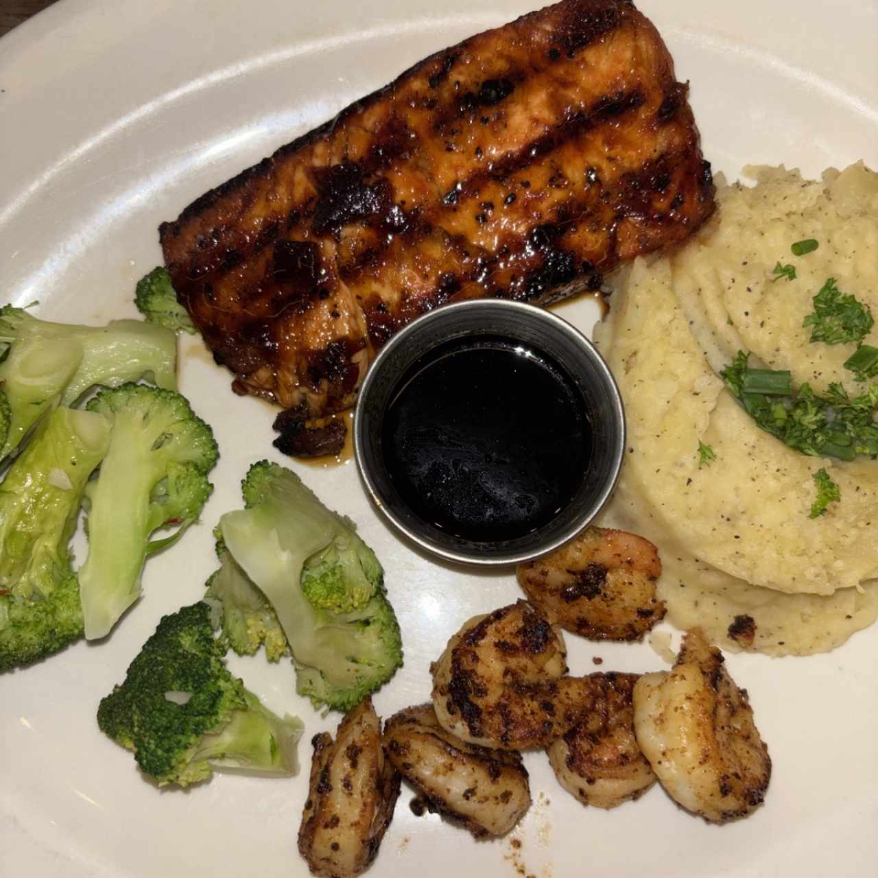 FRIDAYS SIGNATURE WHISKEY-GLAZED SALMON