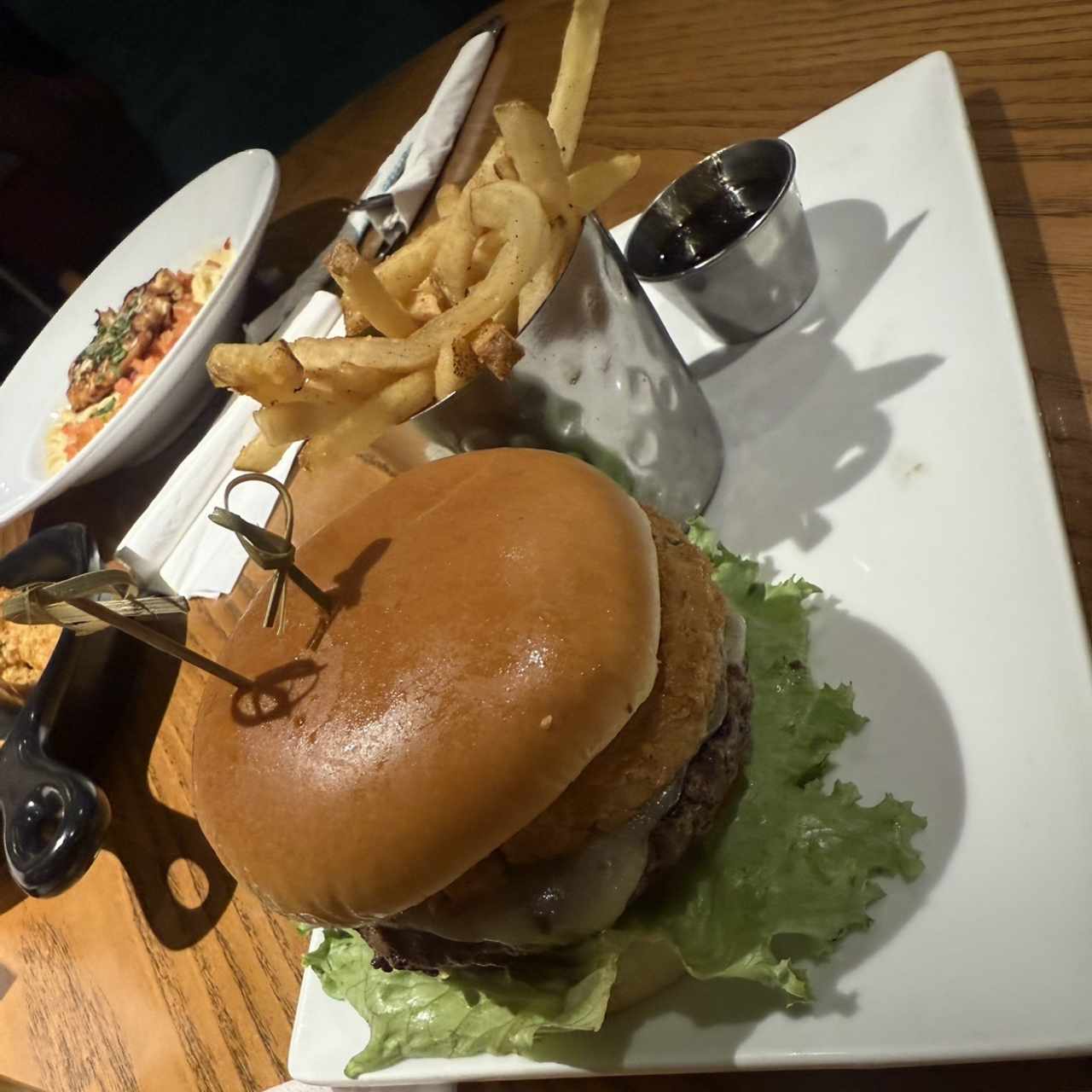 FRIDAYS SIGNATURE WHISKEY-GLAZED BURGER