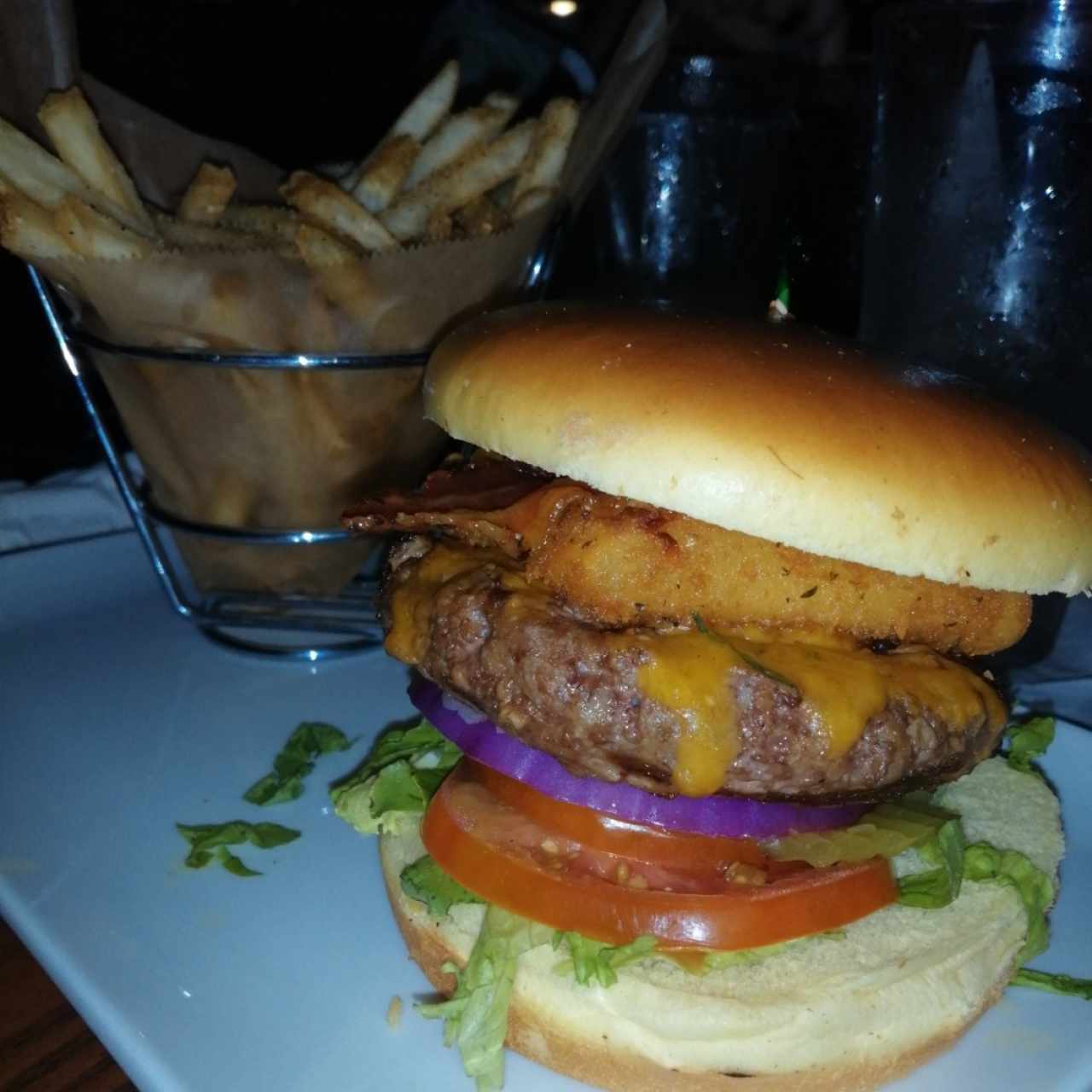 FRIDAYS BACON CHEESEBURGER