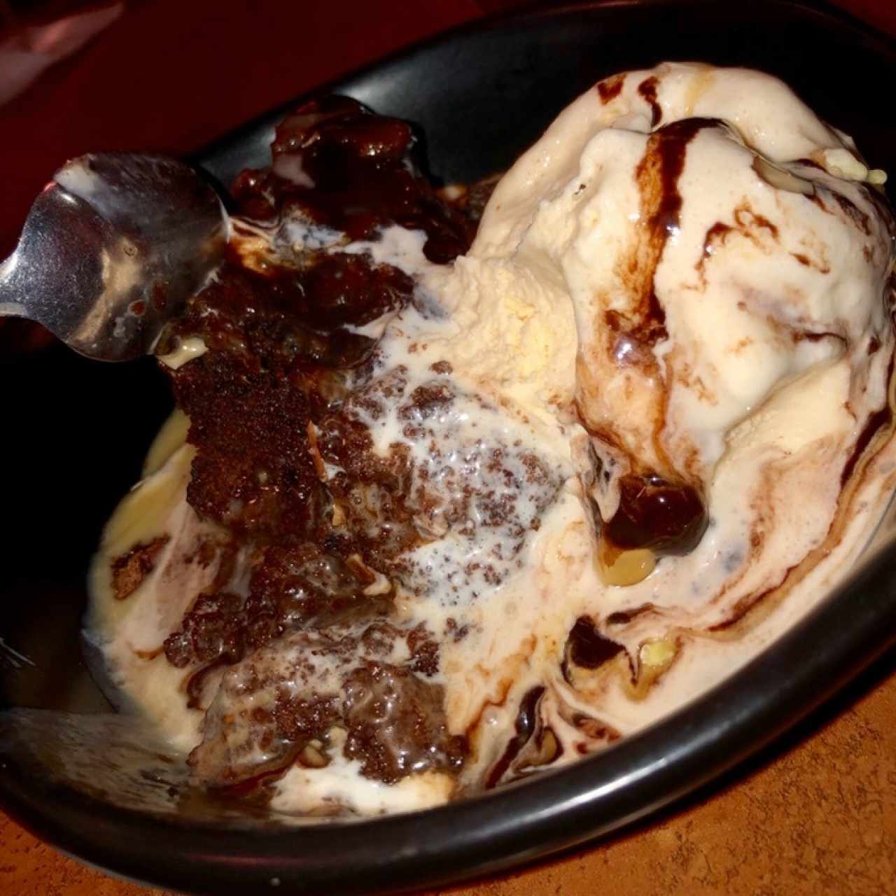 Brownie con helado💕