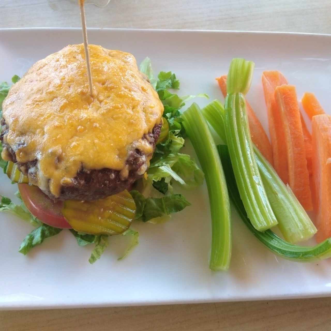 Hamburguesa de menú lunch sin pan