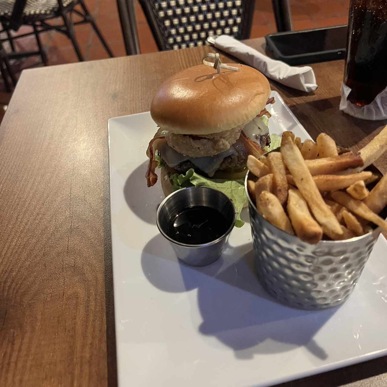 FRIDAYS SIGNATURE WHISKEY-GLAZED BURGER