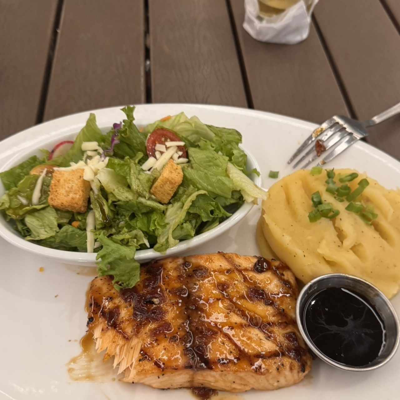 FRIDAYS SIGNATURE WHISKEY-GLAZED SALMON