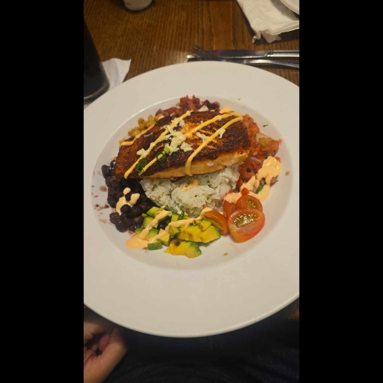 GRILLED SALMON MEXI BOWL
